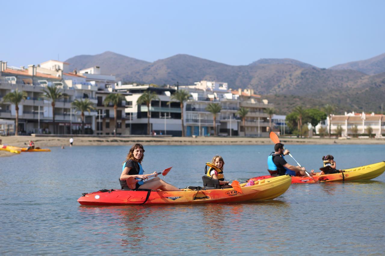 Alberg Costa Brava Llanca Ngoại thất bức ảnh